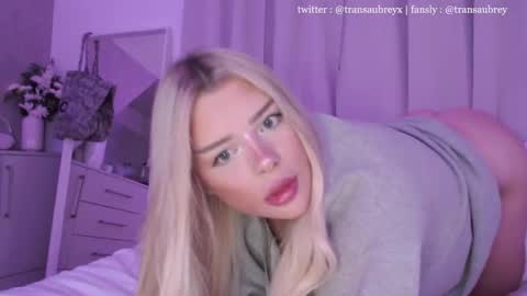 Snapshot of transaubrey chatting on October 6, 7:33 pm aubrey 3 online show from October 6, 7:33 pm