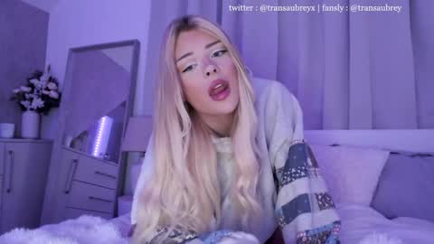 Snapshot of transaubrey chatting on October 17, 8:22 pm aubrey 3 online show from October 17, 8:22 pm