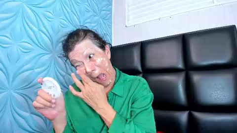 Snapshot of transwhore_ chatting on June 27, 1:50 pm CLEO online show from June 27, 1:50 pm