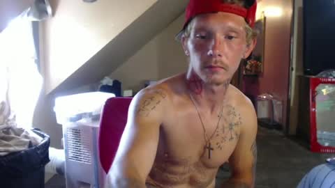 Snapshot of trapmasterb710 chatting on June 14, 6:21 pm trapmasterb710 online show from June 14, 6:21 pm
