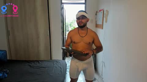 Snapshot of travis_bakerr chatting on September 18, 8:44 pm travis bakerr online show from September 18, 8:44 pm