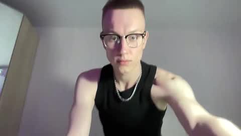 Travis online show from April 7, 9:21 am