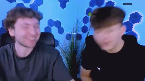 Travis online show from March 6, 9:50 am