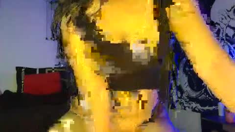 travisandnina online show from December 3, 4:27 pm