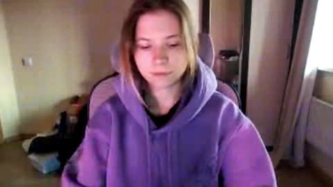 Lisa online show from November 22, 1:10 pm