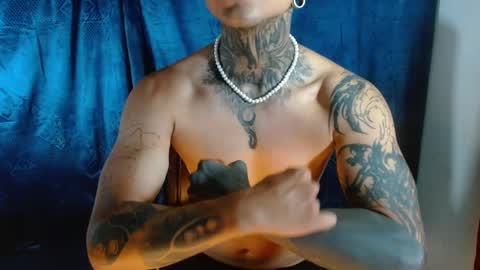 TRAV - INDEPENDENT MODEL online show from February 4, 1:06 pm