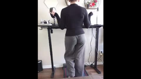treadmillprincess online show from April 25, 7:55 pm