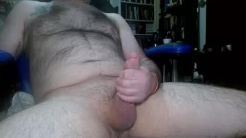 Snapshot of treasured_trash chatting on December 5, 1:14 am Dilly Dally online show from December 5, 1:14 am