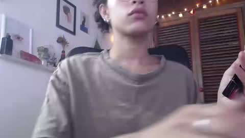 Snapshot of treasuresz chatting on January 29, 3:37 pm Emily online show from January 29, 3:37 pm