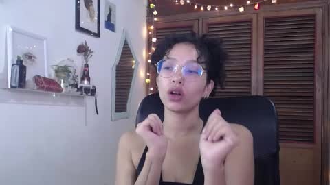 Snapshot of treasuresz chatting on January 30, 3:40 pm Emily online show from January 30, 3:40 pm