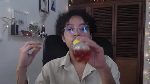 Snapshot of treasuresz chatting on February 25, 5:47 pm Emily online show from February 25, 5:47 pm