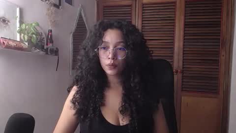 Snapshot of treasuresz chatting on September 25, 11:52 pm Emily online show from September 25, 11:52 pm