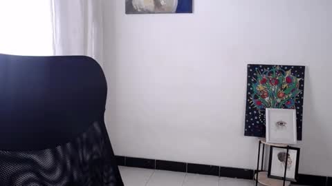 Snapshot of treasuresz chatting on December 4, 7:44 pm Emily online show from December 4, 7:44 pm