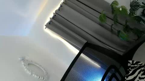 YOUR SLUT online show from February 20, 5:35 pm