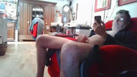 trebgeis1 online show from September 28, 5:02 am