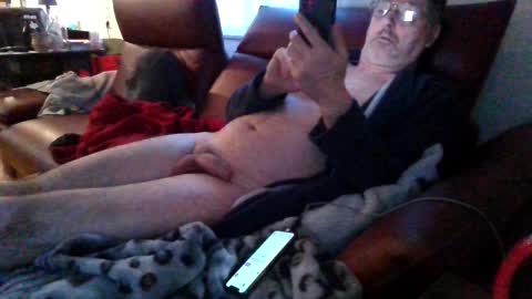 trebgeis1 online show from April 4, 5:06 am