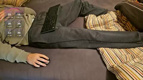 Snapshot of tree1989 chatting on October 31, 4:30 pm tree1989 online show from October 31, 4:30 pm