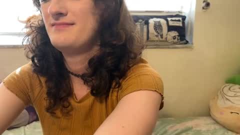 treecups online show from April 16, 9:04 pm