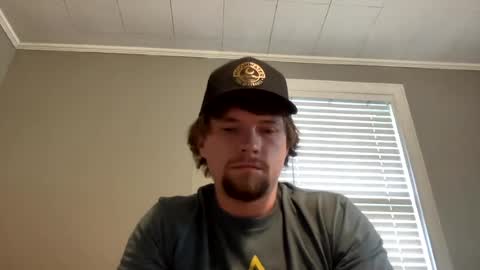 Snapshot of treeman817 chatting on June 21, 6:32 pm treeman817 online show from June 21, 6:32 pm