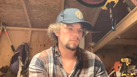 Snapshot of treeman817 chatting on July 23, 8:29 pm treeman817 online show from July 23, 8:29 pm