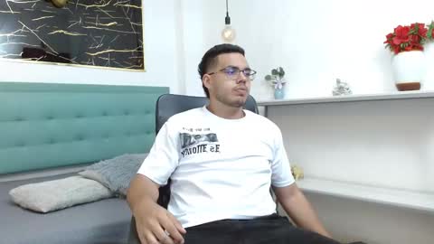 Snapshot of trevor_ash chatting on February 11, 3:33 am TREVOR online show from February 11, 3:33 am