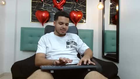 Snapshot of trevor_ash chatting on February 18, 3:35 am TREVOR online show from February 18, 3:35 am