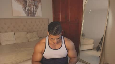 Snapshot of trevor_vinc chatting on April 27, 1:42 pm trevor online show from April 27, 1:42 pm