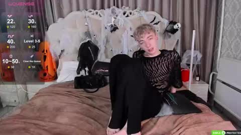 TrevorBenson online show from October 24, 3:03 am