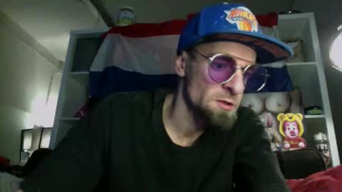 Trevor Reinson online show from November 18, 1:33 am