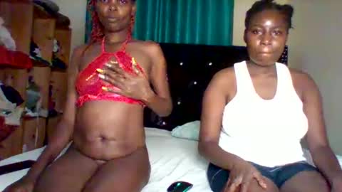 Snapshot of trey_queens chatting on January 5, 9:40 pm trey_queens online show from January 5, 9:40 pm