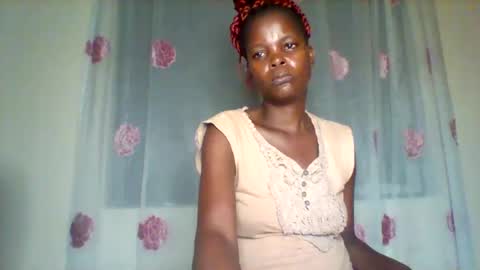 Snapshot of trey_queens chatting on January 18, 10:24 pm trey_queens online show from January 18, 10:24 pm