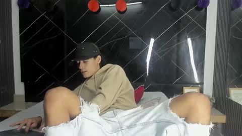 Trey online show from January 13, 4:07 am