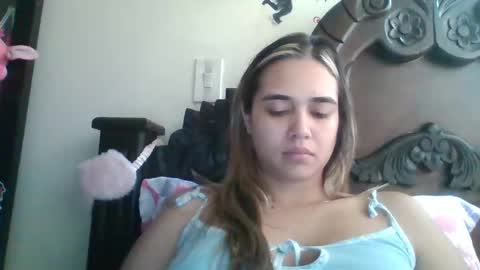 Snapshot of triana_bell chatting on December 16, 3:00 pm triana_bell online show from December 16, 3:00 pm
