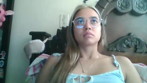 Snapshot of triana_bell chatting on December 29, 5:01 pm triana_bell online show from December 29, 5:01 pm