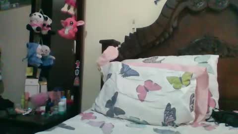 Snapshot of triana_bell chatting on January 7, 8:42 pm triana_bell online show from January 7, 8:42 pm