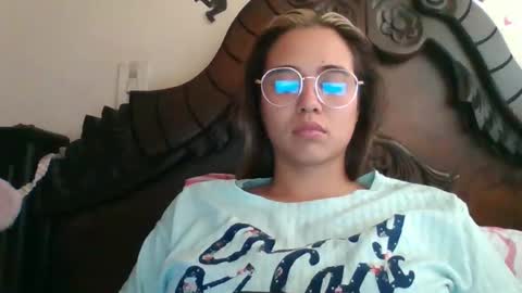 Snapshot of triana_bell chatting on January 20, 8:40 pm triana_bell online show from January 20, 8:40 pm