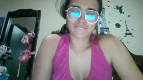 Snapshot of triana_bell chatting on January 28, 1:50 am triana_bell online show from January 28, 1:50 am