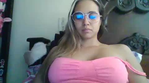 Snapshot of triana_bell chatting on February 6, 4:03 pm triana_bell online show from February 6, 4:03 pm