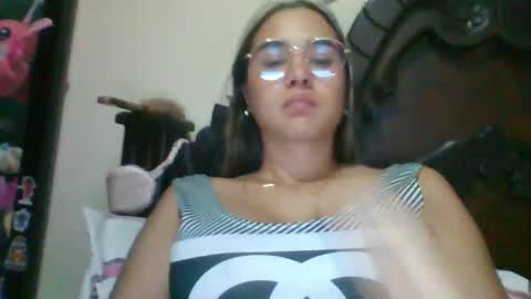 Snapshot of triana_bell chatting on February 24, 12:52 am triana_bell online show from February 24, 12:52 am