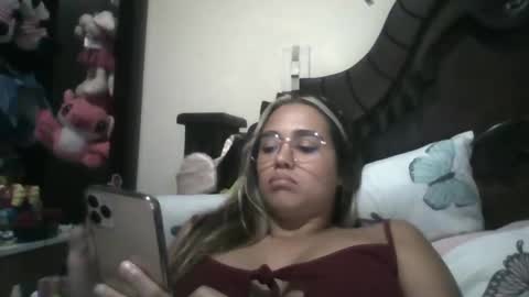 Snapshot of triana_bell chatting on March 8, 10:56 pm triana_bell online show from March 8, 10:56 pm