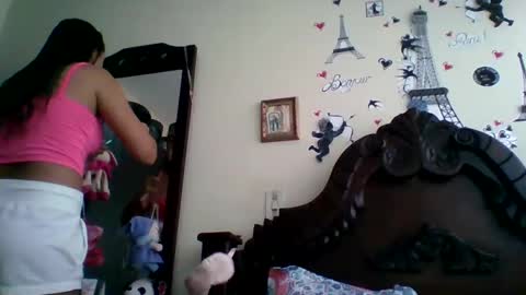 Snapshot of triana_bell chatting on October 6, 4:59 pm triana_bell online show from October 6, 4:59 pm