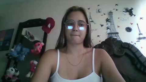 Snapshot of triana_bell chatting on October 31, 3:24 pm triana_bell online show from October 31, 3:24 pm