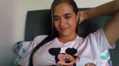 Snapshot of triana_bell chatting on December 4, 7:00 pm triana_bell online show from December 4, 7:00 pm
