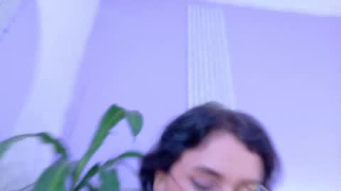 Snapshot of triana_crimson chatting on February 7, 12:36 am triana_crimson online show from February 7, 12:36 am