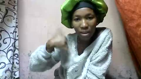 tricia9794 online show from April 5, 8:33 am