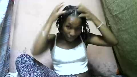 tricia9794 online show from April 13, 2:55 pm