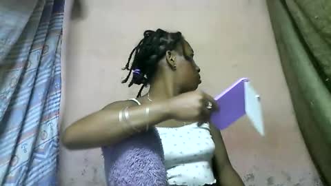 tricia9794 online show from April 16, 8:04 am