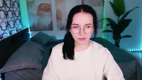 TriciaDaisy online show from May 10, 2:55 pm