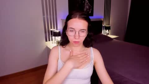 Snapshot of triciadaisy chatting on July 9, 9:57 am TriciaDaisy online show from July 9, 9:57 am