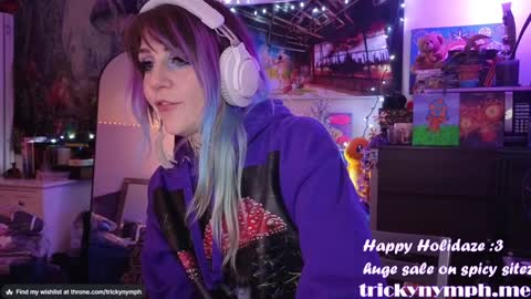 Snapshot of tricky_nymph chatting on December 28, 6:17 am Cassie online show from December 28, 6:17 am